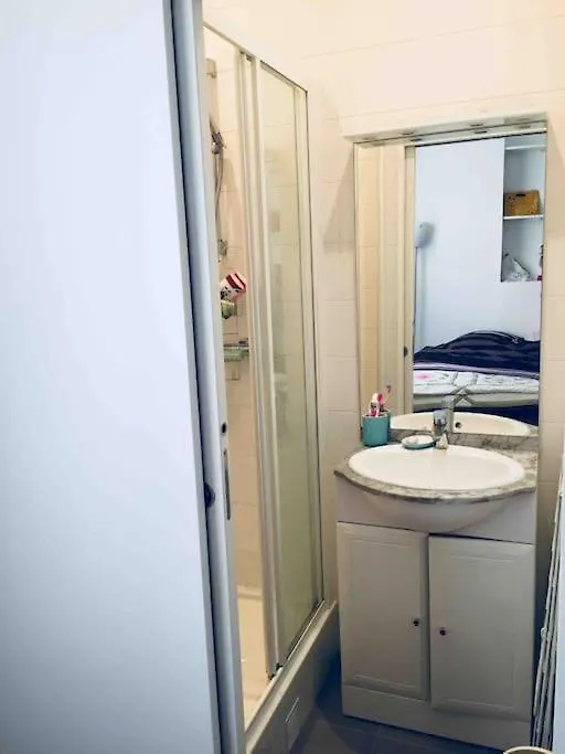 Apartment Cozy Flat, 5 Mins From Metro, 1 Bedroom Paris France